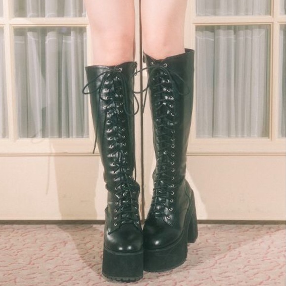 Bubbles knee high platform lace up boots - Picture 2 of 6